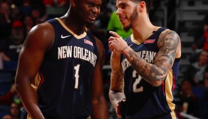  国王交易福克斯至尼克斯，换取巴雷特+首轮签  